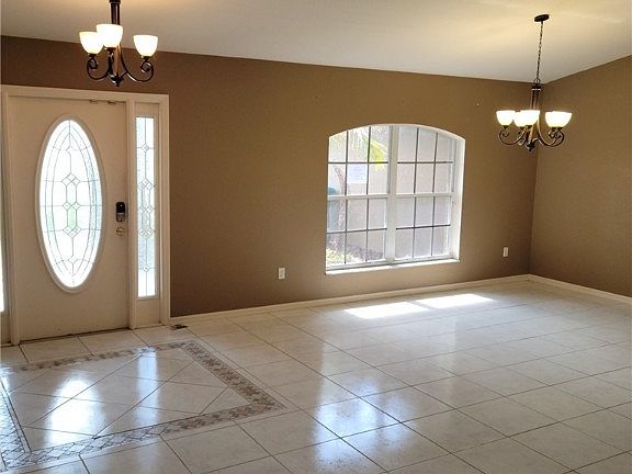 3rd image of 4004 Chiquita Blvd S