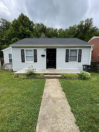 811 McCausland St Photo 1