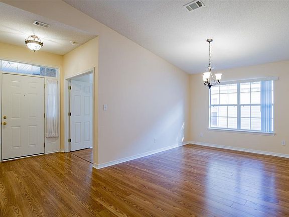 5th image of 728 Ladner Dr