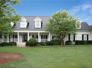 6203 Moores Creek Dr, Summerfield, NC 27358