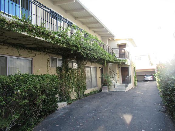 2nd image of 1326 S Carmelina Ave #6
