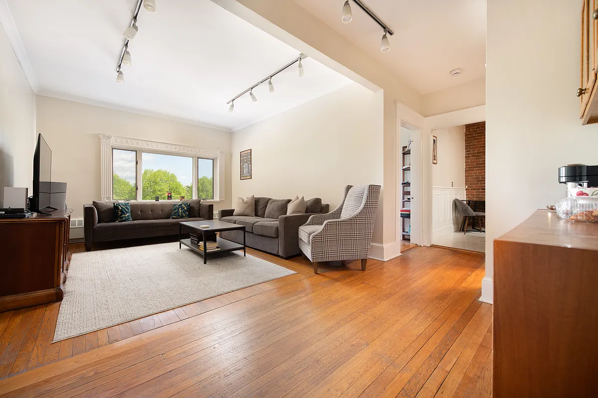 Building Photo - 520 Beacon St #4A