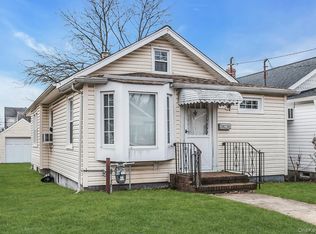 949 N 7th St, New Hyde Park, NY 11040