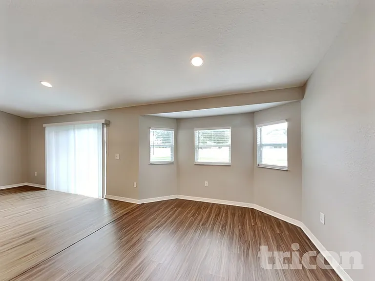 113 Solis Dr — Photo 5