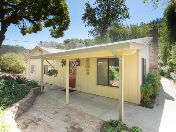 402 Vega Rd, Royal Oaks, CA 95076