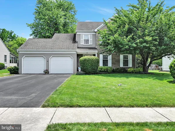 138 Laurie Ln, Lititz, PA 17543
