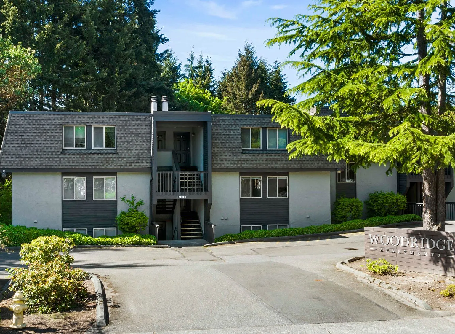 Woodridge Apartments — Photo 2