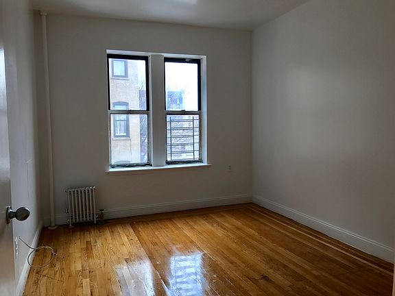 3rd image of 865 Walton Ave APT 4J