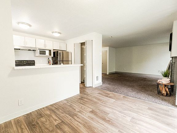4th image of 2611 84th Street Ct S #2612C