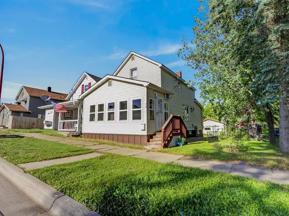 120 4th St, Nashwauk, MN 55769