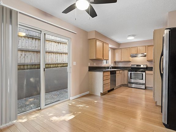 4th image of 3612 SW Multnomah Blvd