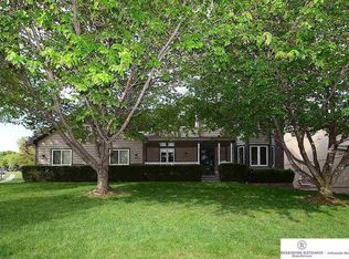 16105 Charles St, Omaha, NE 68118