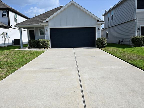 3rd image of 2441 Shellcracker Dr
