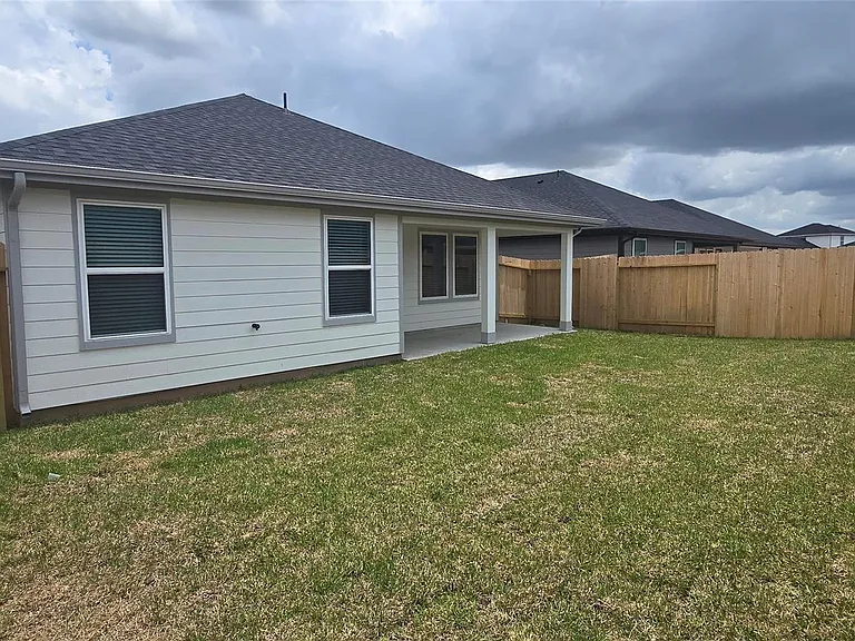 3046 Holland Lakes Dr — Photo 32
