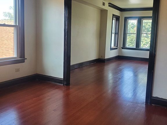 2nd image of 4937 W Kamerling Ave Unit 2