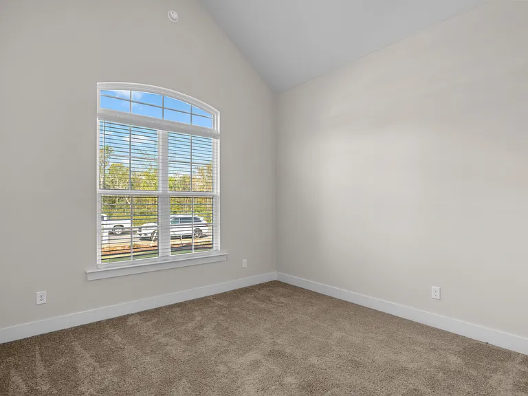 232 Dublin Loop — Photo 7