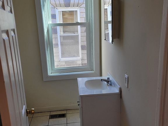 5th image of 1619 Lewis St