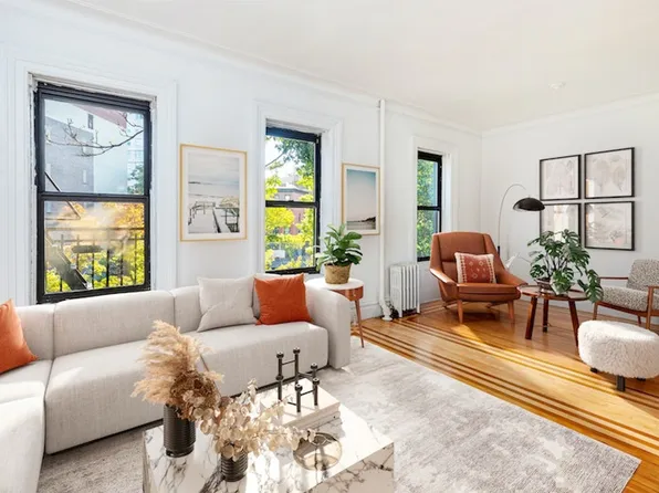 126 West 11th Street image 1 of 14