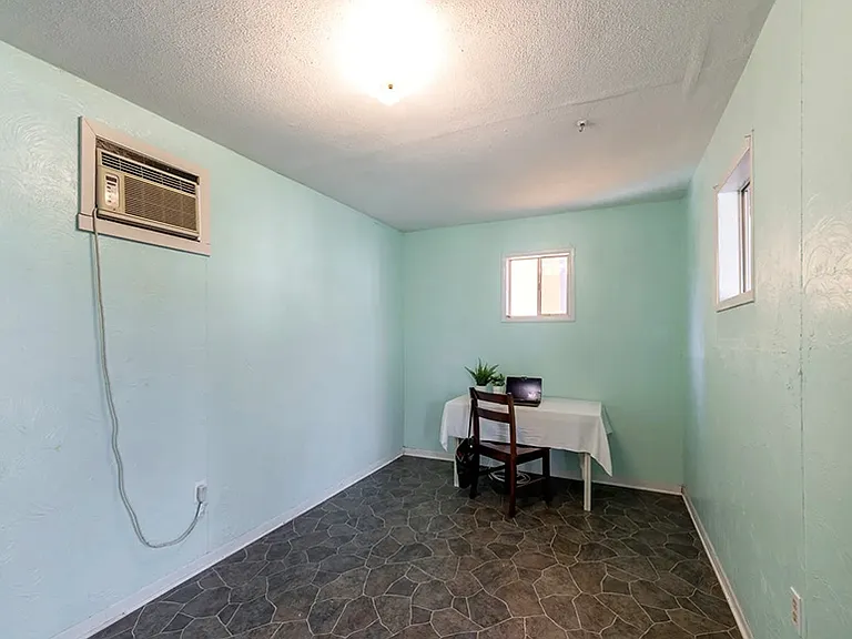 331 Avant Ave — Photo 18