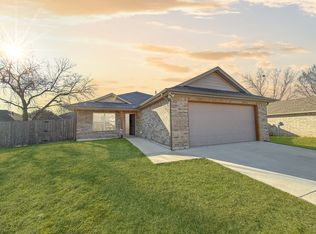128 Dennis Dr, Azle, TX 76020