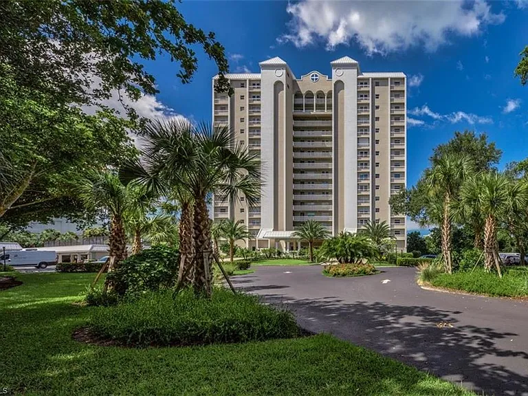 5501 Heron Point Dr #501 — Photo 19