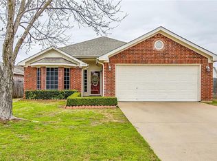 1010 Darren Dr, Burleson, TX 76028