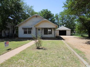 1021 N 6th St, Haskell, TX 79521