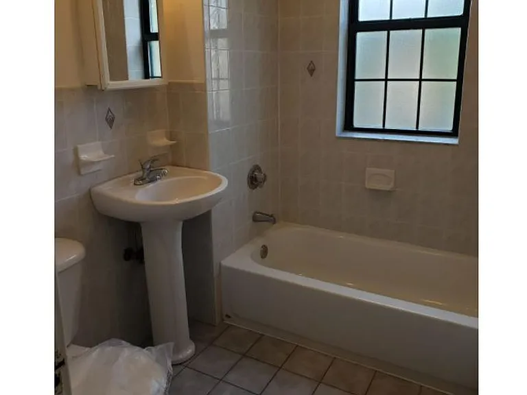 109 Chestnut St — Photo 12