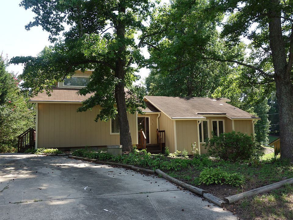 1st image of 2311 Burnette Dr