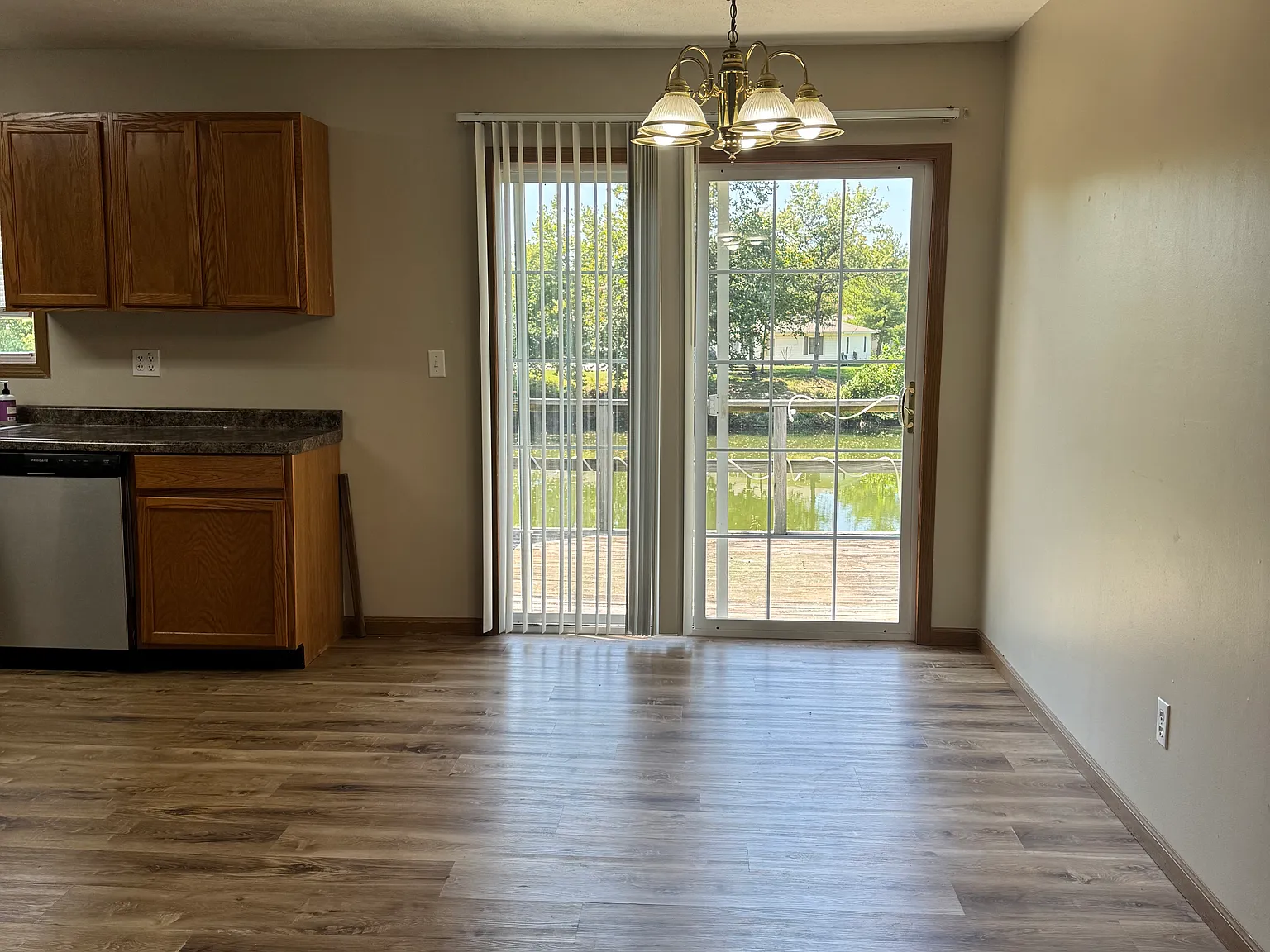 2 bed, 1.5 bath, 1200 sqft, $1,000 — Photo 4