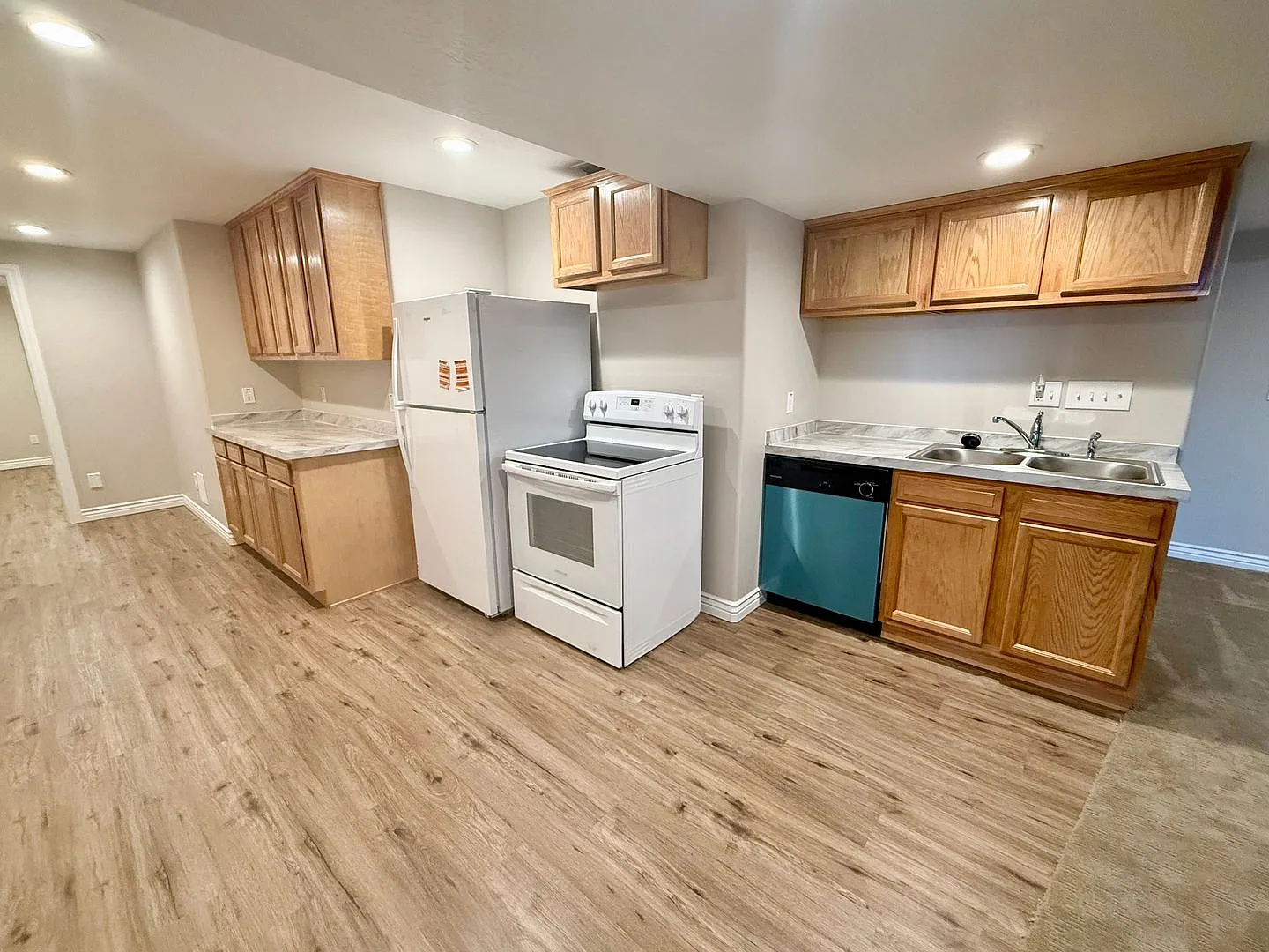 2 Bed / 1 Bath Basement Apartment Near Bangerter Highway - Private Entrance & All Utilities Included — Photo 4
