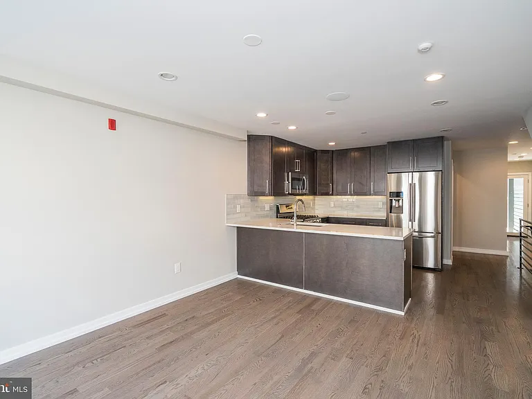 1434 Clymer St #1 — Photo 2