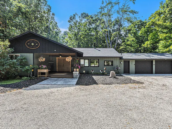 570 Blanchard Rd, Petoskey, MI 49770