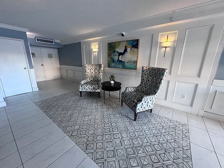 5220 Brittany Dr S #607 — Photo 27