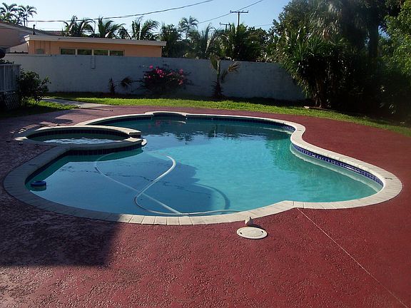 Beautiful pool/jacuzzi