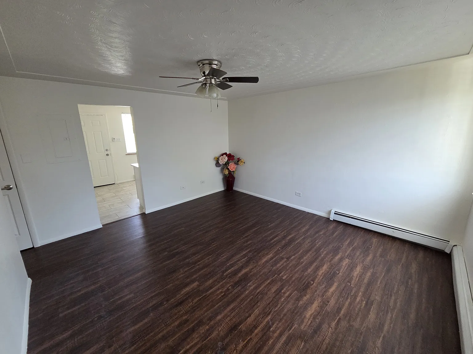 2 bed, 950 sqft, $1,500 — Photo 4