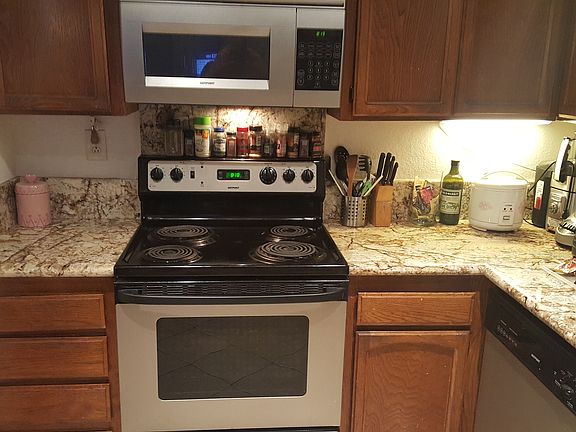 Kitchen Appliances included