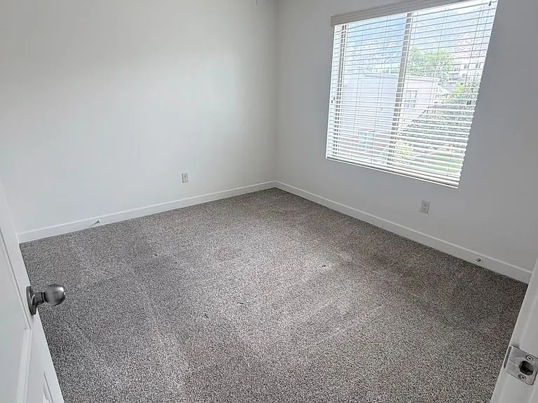 Carson Corner — Photo 16