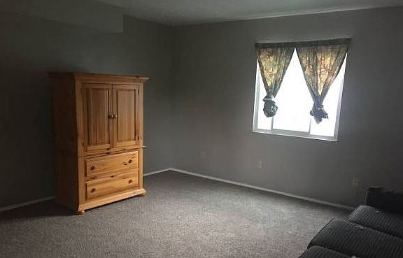3rd image of 469 Hard St