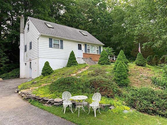 2nd image of 20 Pennington Dr