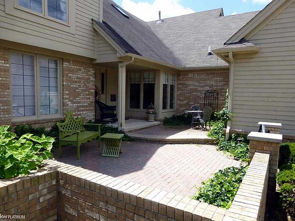 4th image of 16977 Coral Ln #145