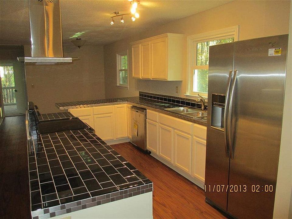 2nd image of 122 Brookwood Dr