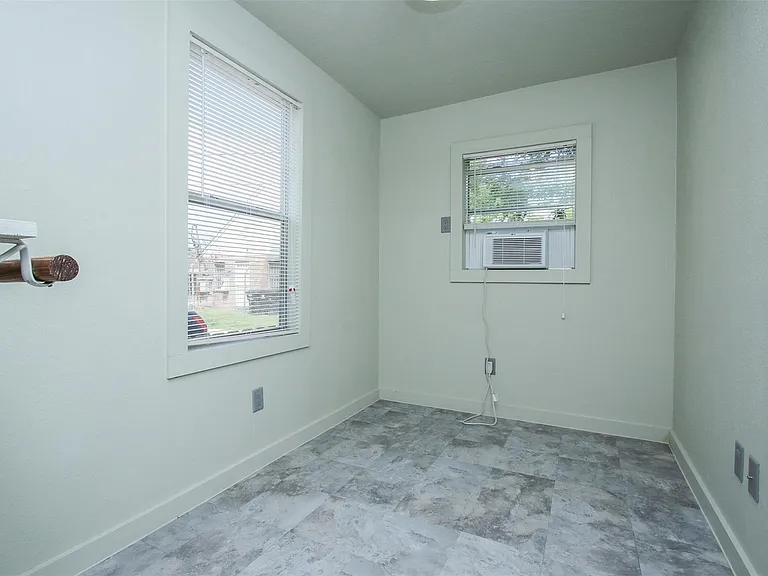 505 E 32nd St #1 — Photo 10