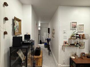 318 Cooper St #18, Ottawa, ON K2P 0G7