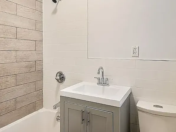 285 Cornelia Street image 6 of 10