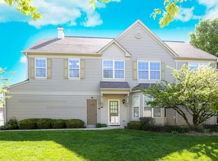 2920 Stonewater Dr, Naperville, IL 60564