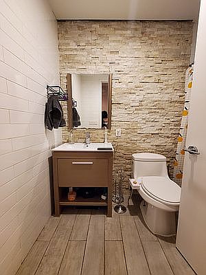 5th image of 202 Starr St #1B