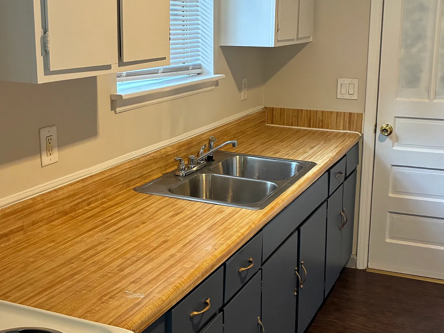 3 bed, 966 sqft, $1,600 — Photo 4