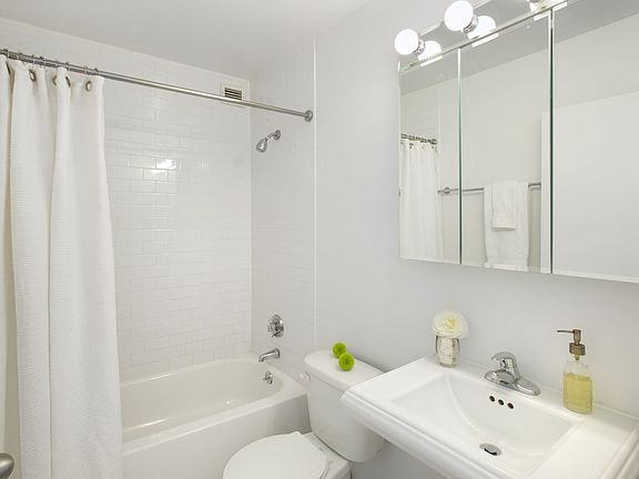 5th image of 70 W 95th St APT 9K