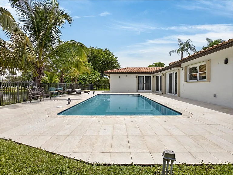 16641 Royal Poinciana Dr — Photo 44